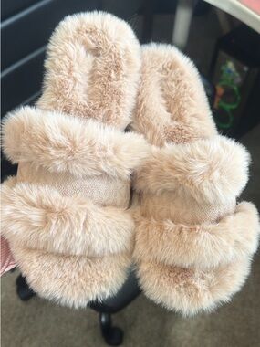 Michael Kors Ballet Faux Fur Slide Slippers in Light Pink